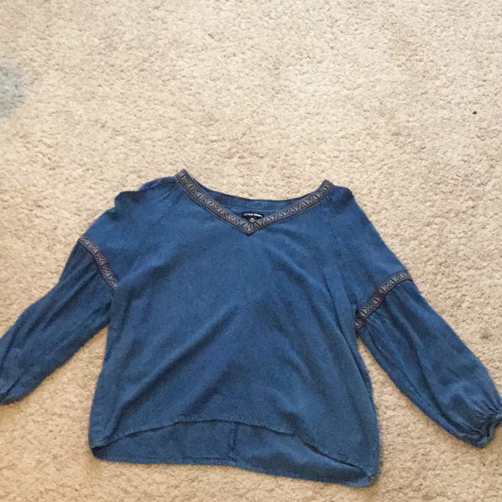 Long sleeved dark blue flared arm shirt
